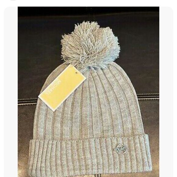 NWT knitted hat by Michael Kors - Picture 1 of 2
